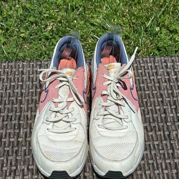 Nike Cream and Pink Athletic Shoes with Air Cushioning - Picture 3 of 7